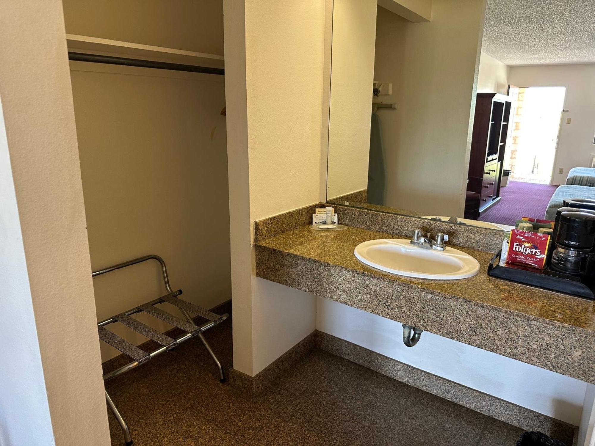 Windcrest Inn&suites Fredericksburg