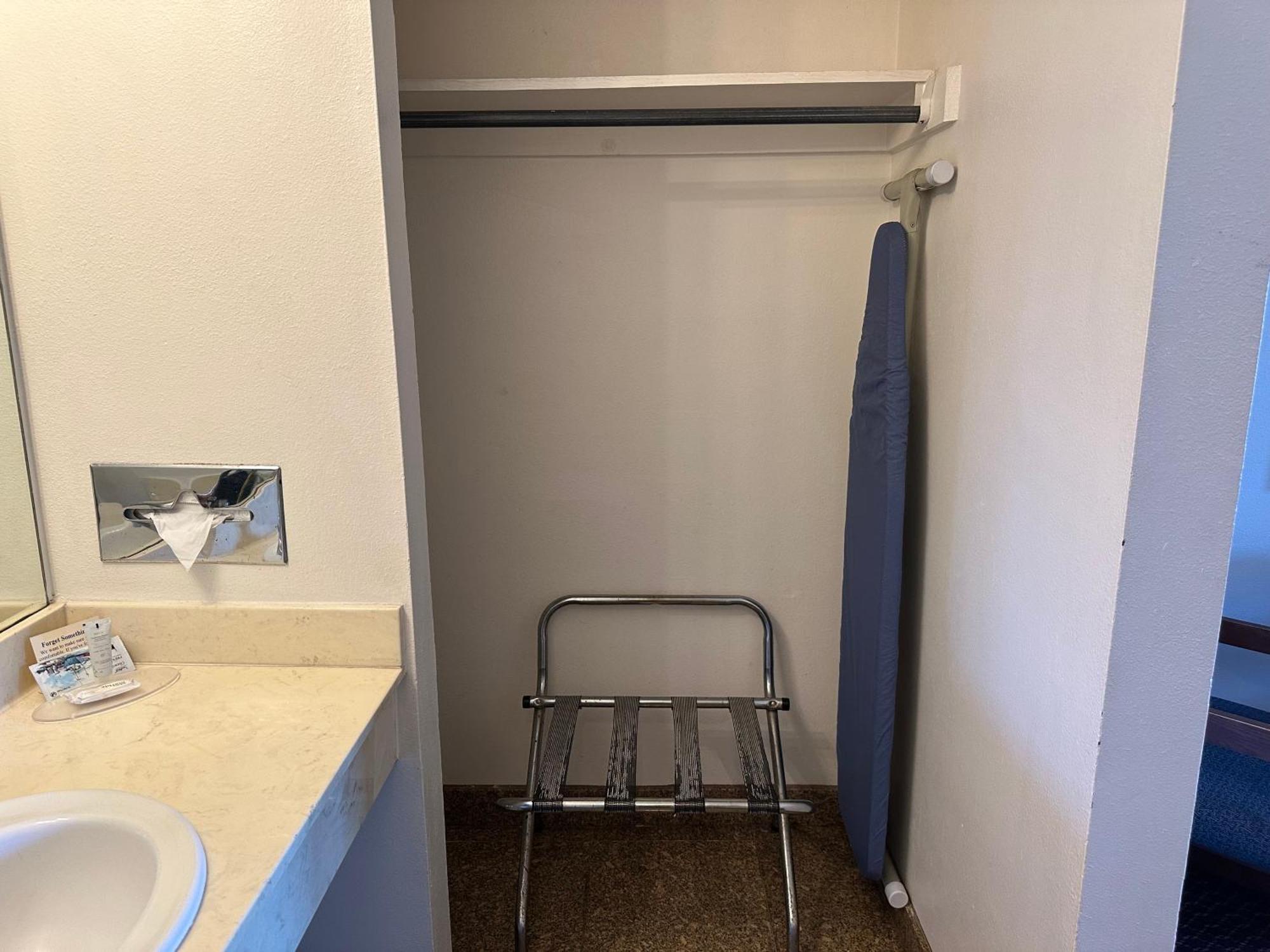 Windcrest Inn&suites 2*