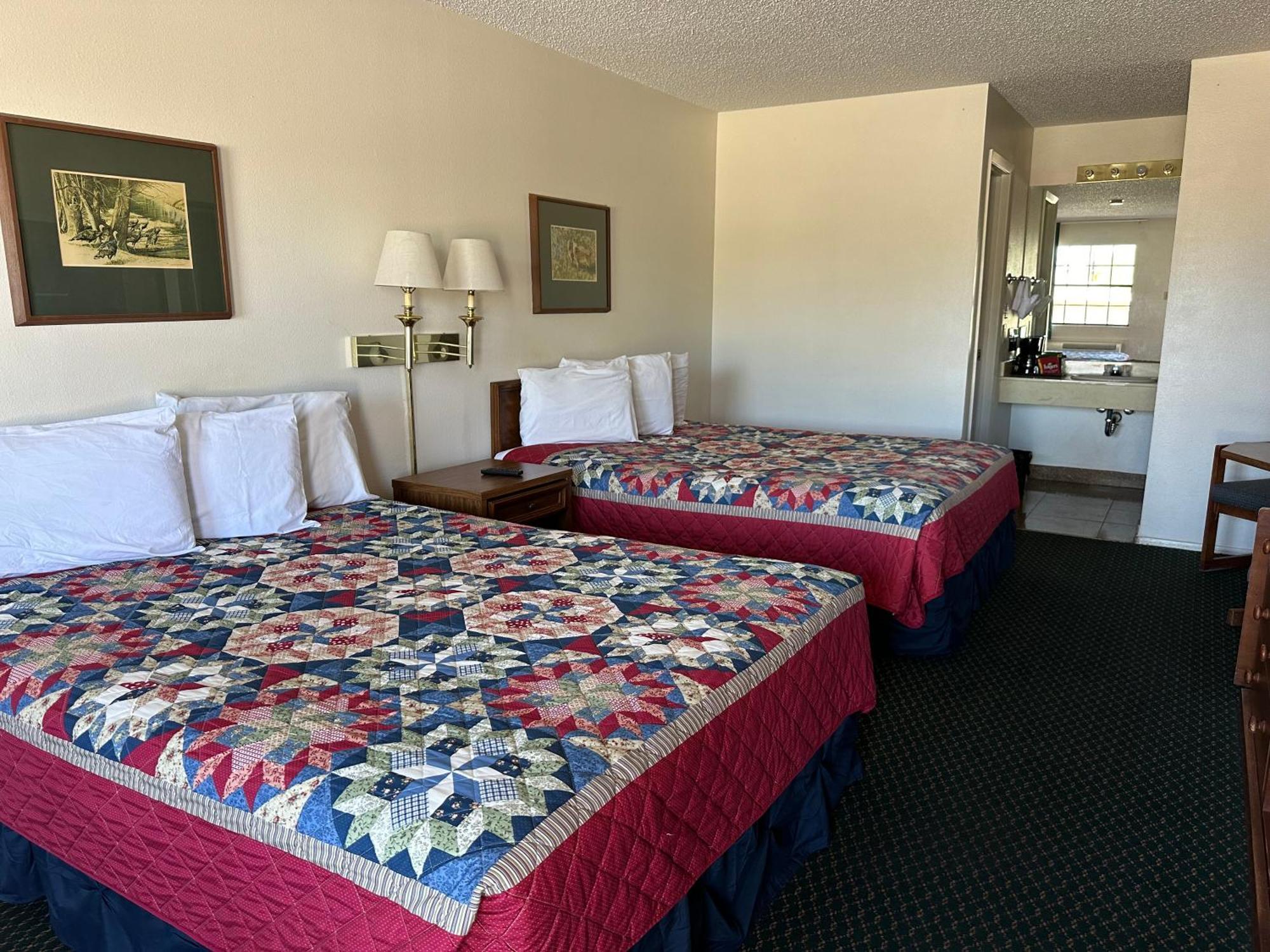 Windcrest Inn&suites Motel 2*