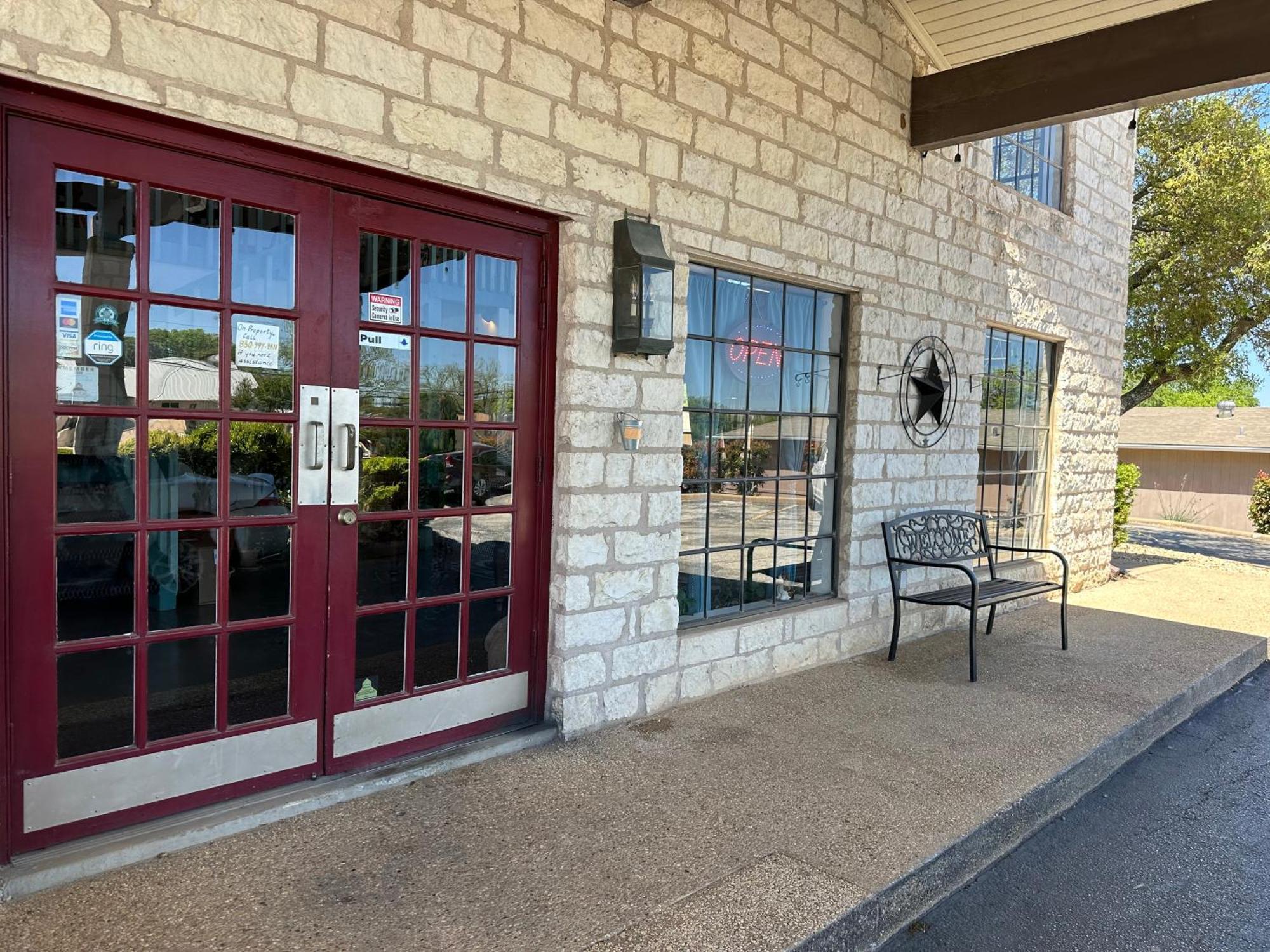 Windcrest Inn&suites Motel