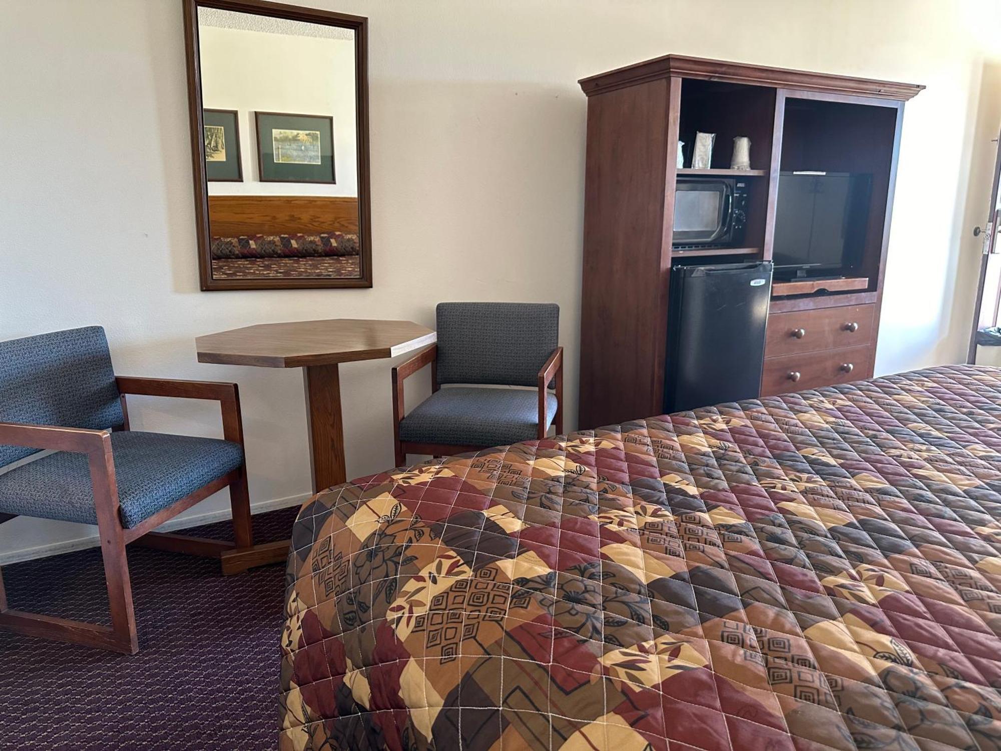 Windcrest Inn&suites Motel 2*