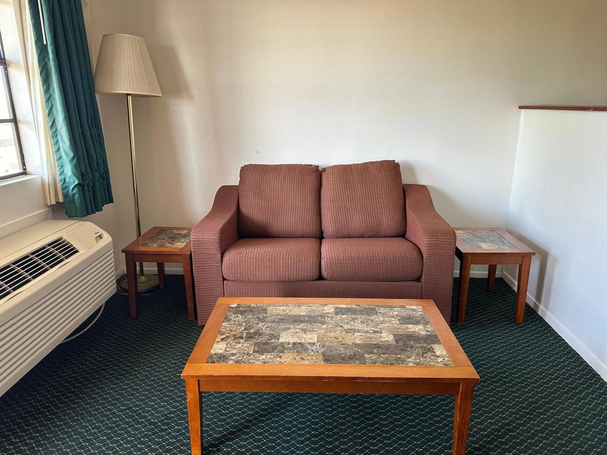 Windcrest Inn&suites