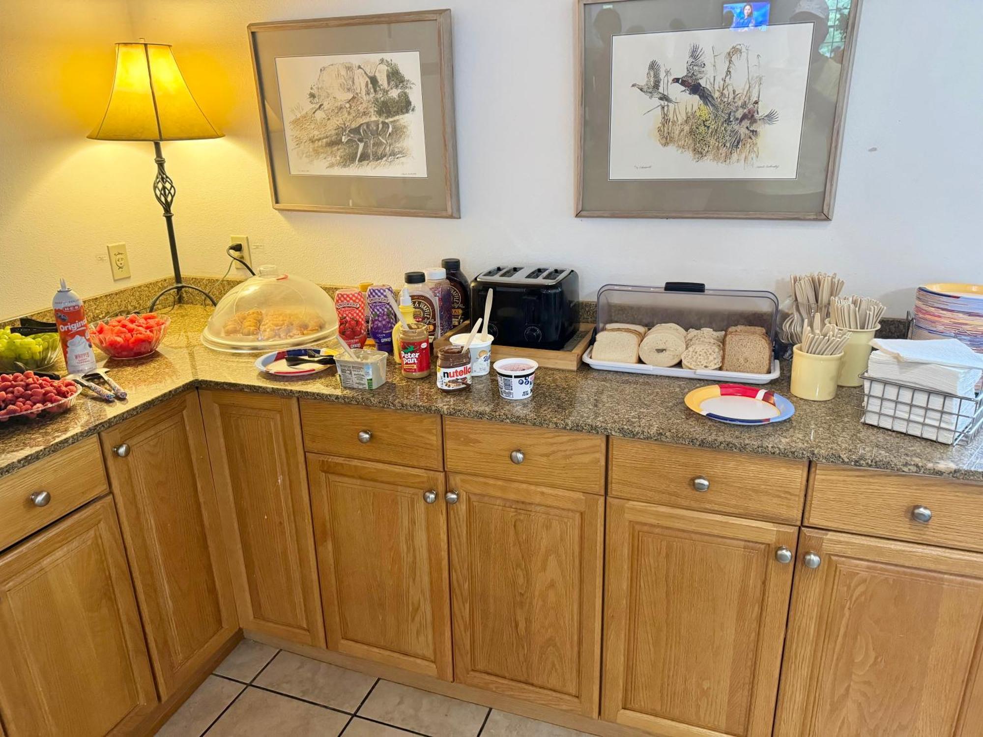 Windcrest Inn&suites 2*