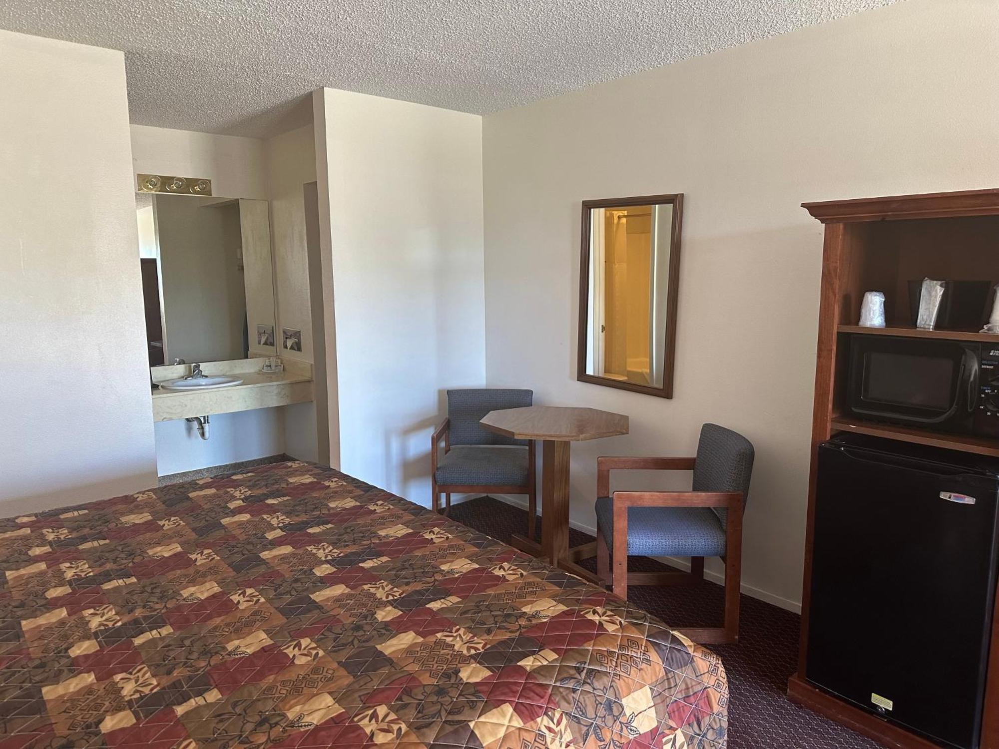 Windcrest Inn&suites Motel 2*